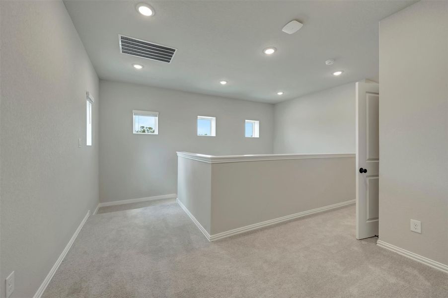 Spacious, unfurnished interior of a new home in Heritage, Dripping Springs (Image 25).