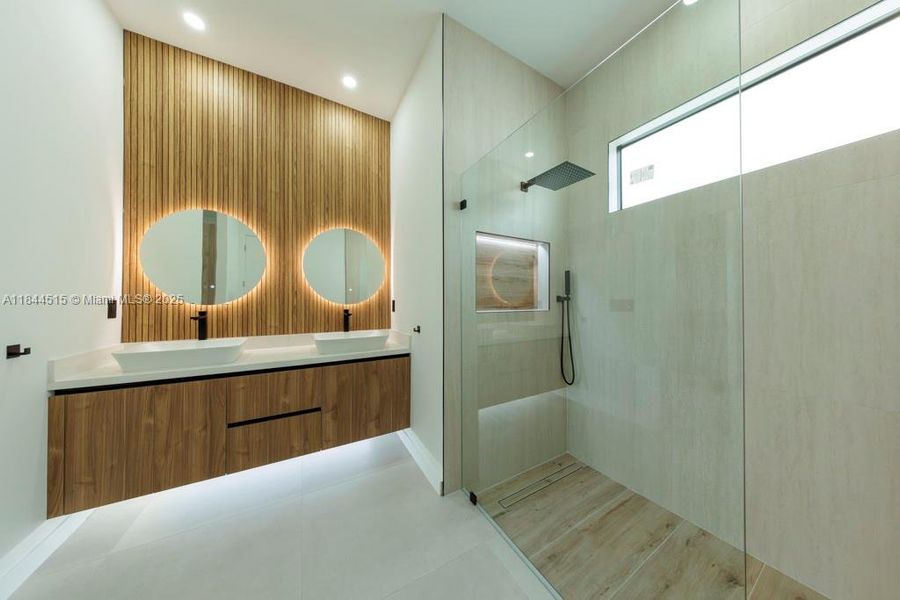 Furnished interior view inside a new home in , Cape Coral (Image 7).