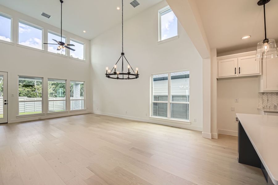 Plan 1566 Breakfast Area Representative Photo