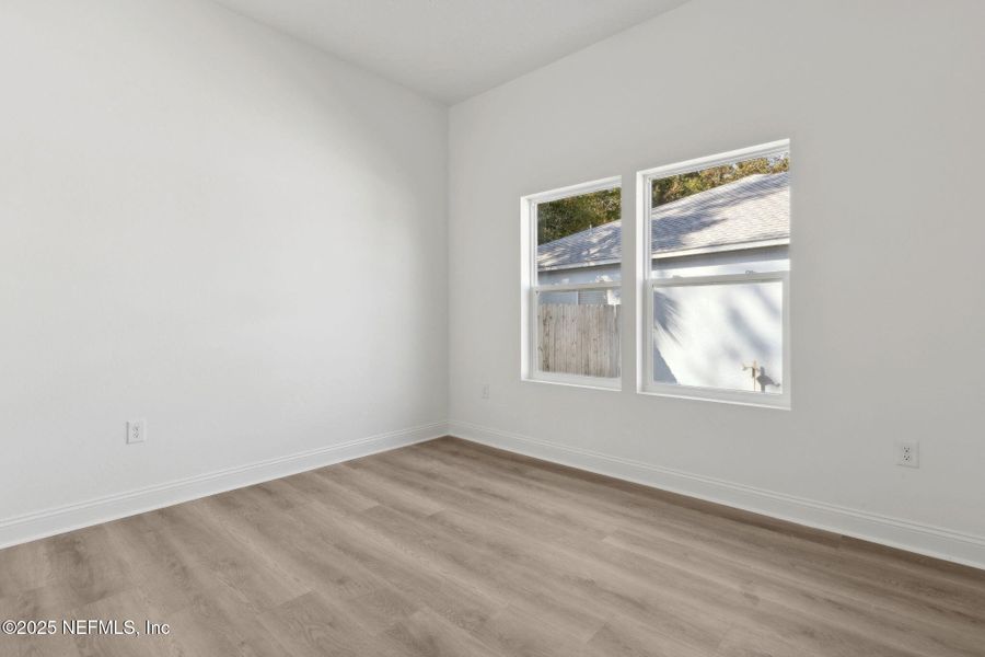 Spacious, unfurnished interior of a new home in , Middleburg (Image 42).