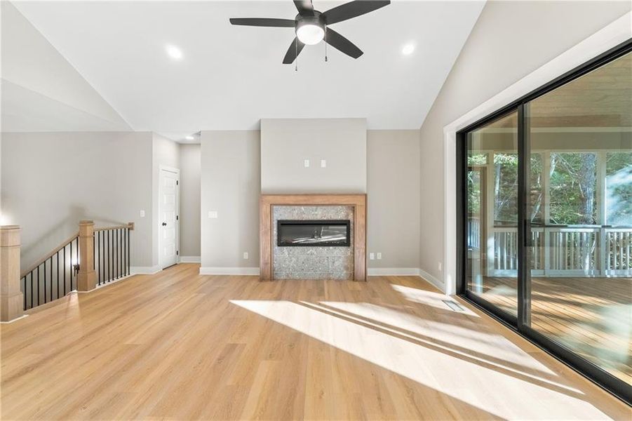 Spacious, unfurnished interior of a new home in , Jasper (Image 20).