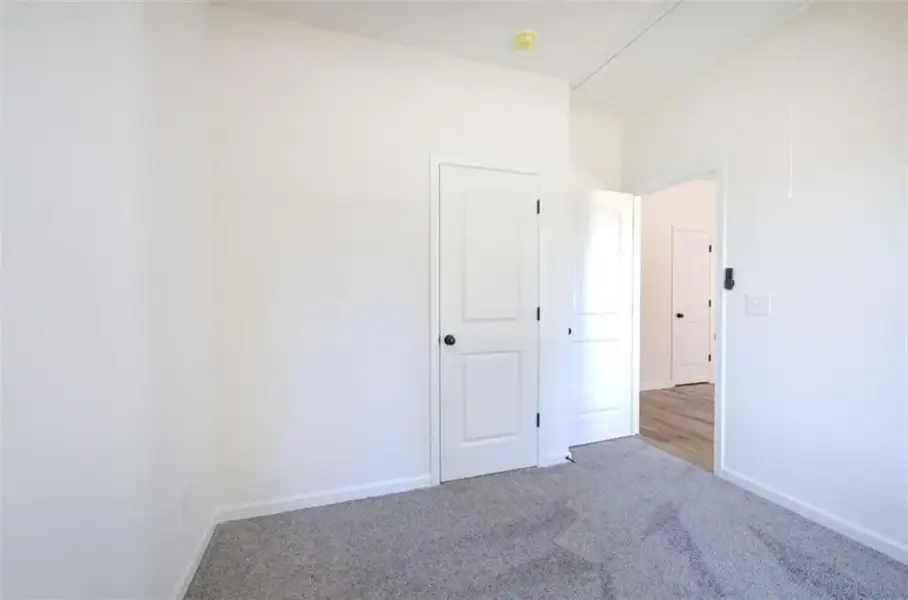 Spacious, unfurnished interior of a new home in , Dallas (Image 15).