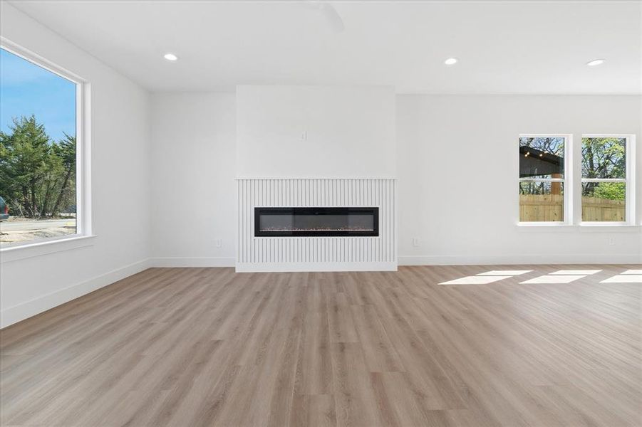 Spacious, unfurnished interior of a new home in , Glenn Heights (Image 27).