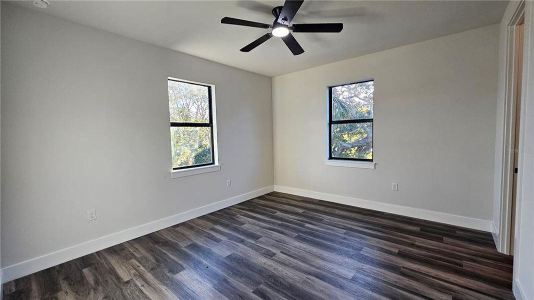 Spacious, unfurnished interior of a new home in , Tampa (Image 37).