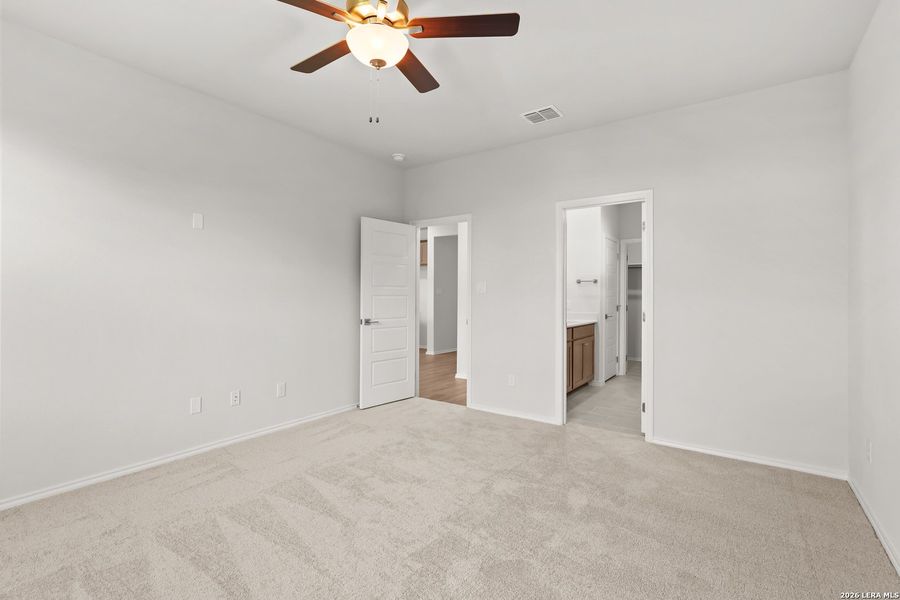 Spacious, unfurnished interior of a new home in Bricewood, San Antonio (Image 20).