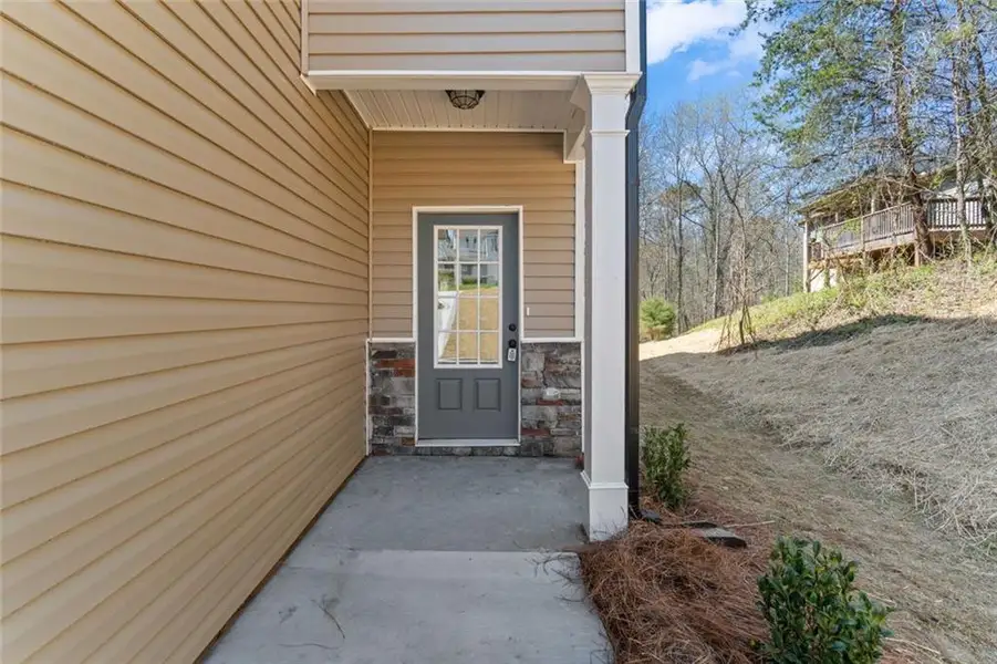 Exterior details and patio area of a home in , Alto (Image 3).