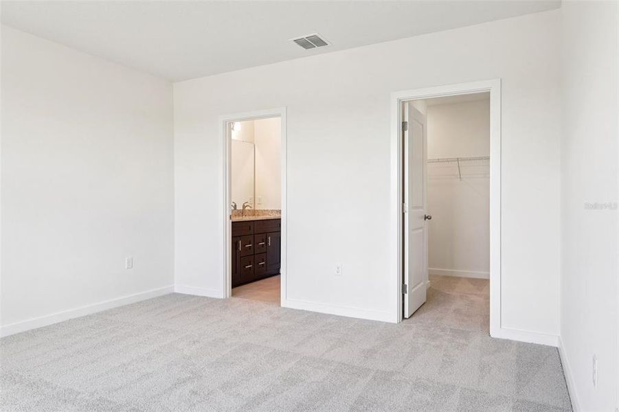 Spacious, unfurnished interior of a new home in Hamilton Bluff, Haines City (Image 26).