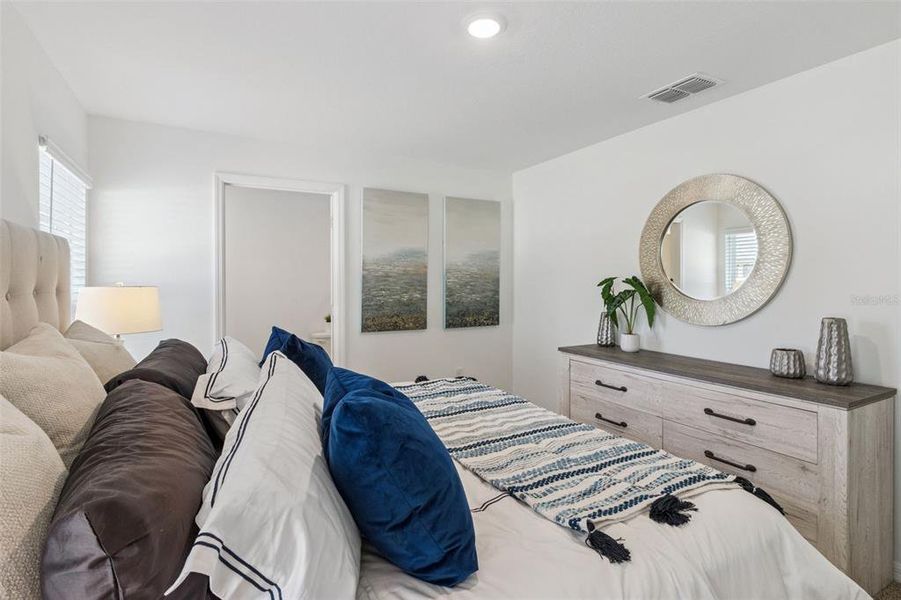 Furnished interior view inside a new home in Bradbury Creek, Haines City (Image 15).