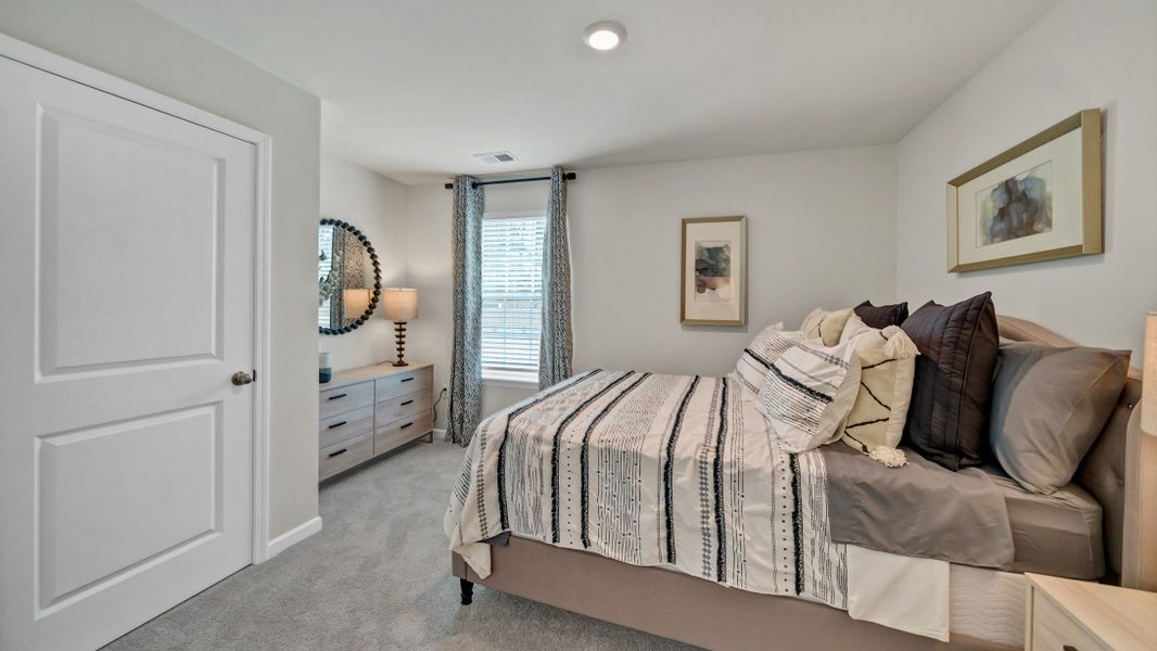 Furnished interior view inside a new home in Grand Oaks, Columbia (Image 15).