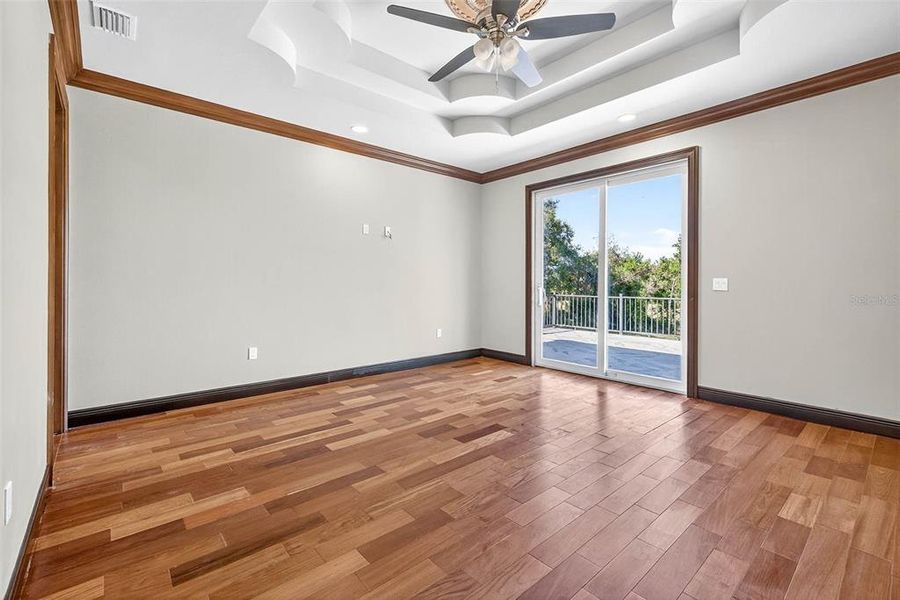 Spacious, unfurnished interior of a new home in , Thonotosassa (Image 91).