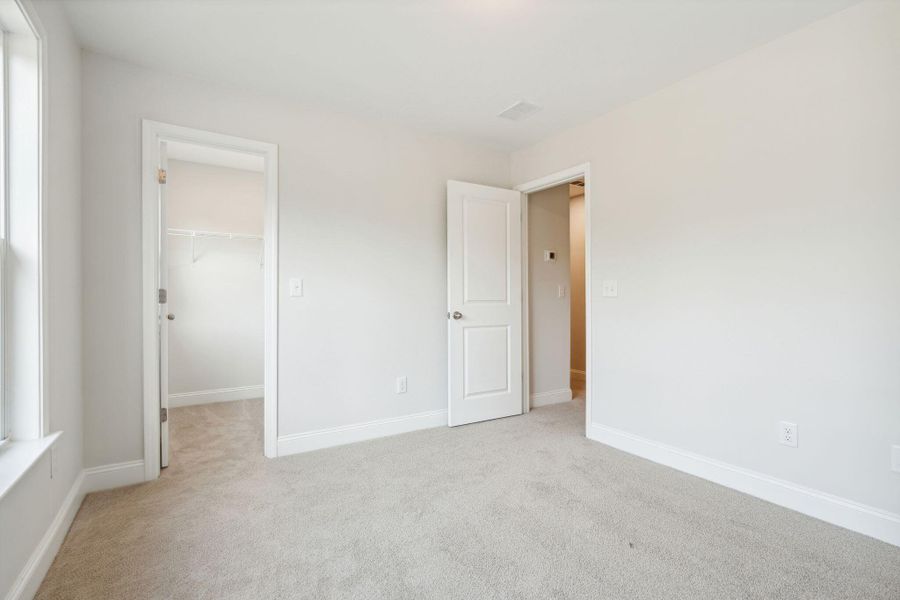 Spacious, unfurnished interior of a new home in High Point at Foxbank, Moncks Corner (Image 20).