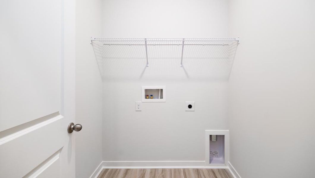 Spacious, unfurnished interior of a new home in Valley View, Waynesville (Image 23).