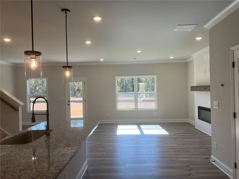 Spacious, unfurnished interior of a new home in Crofton Place Enclave, Snellville (Image 16).