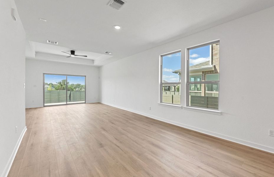 Spacious, unfurnished interior of a new home in Wolf Ranch, Georgetown (Image 26).