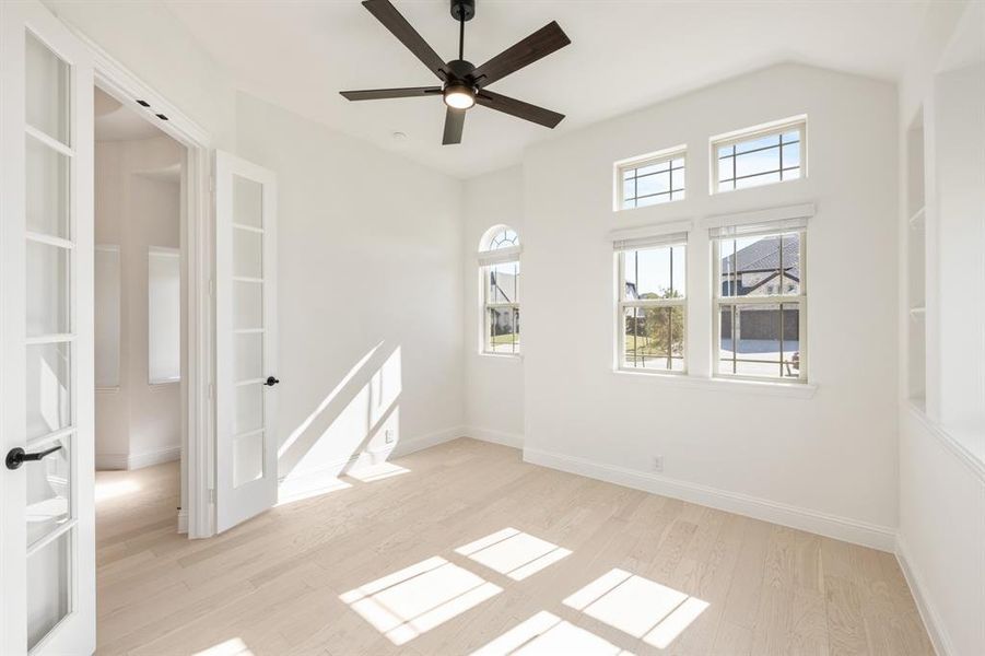 Spacious, unfurnished interior of a new home in Somerset Classic 70s & 80s, Mansfield (Image 37).
