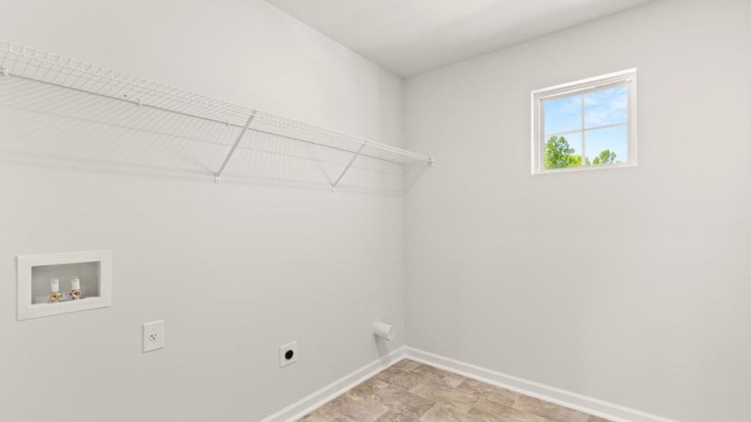 Spacious, unfurnished interior of a new home in Parkside at Carter Grove, Cartersville (Image 25).