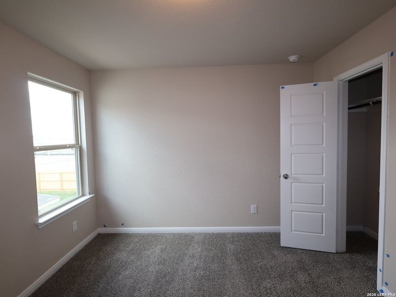 Spacious, unfurnished interior of a new home in Park Place, New Braunfels (Image 27).