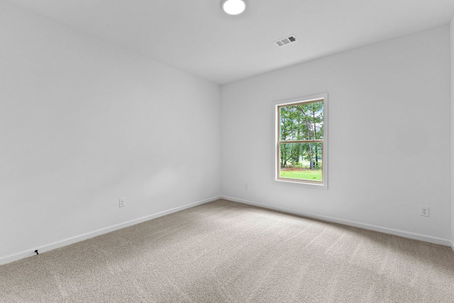 Spacious, unfurnished interior of a new home in Golfview, Thomaston (Image 26).