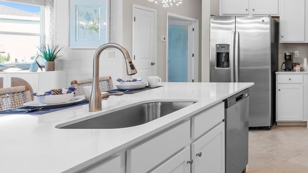 Executive Homes Ibis Landing EI Kitchen Quartz Countertops