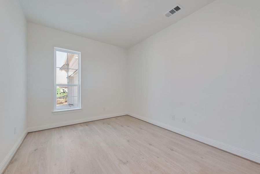 Spacious, unfurnished interior of a new home in Park Trails, Forney (Image 28).