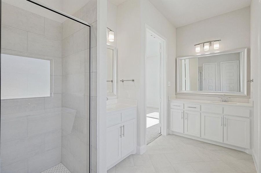 Furnished interior view inside a new home in Oak Creek Ranch, Midlothian (Image 15).