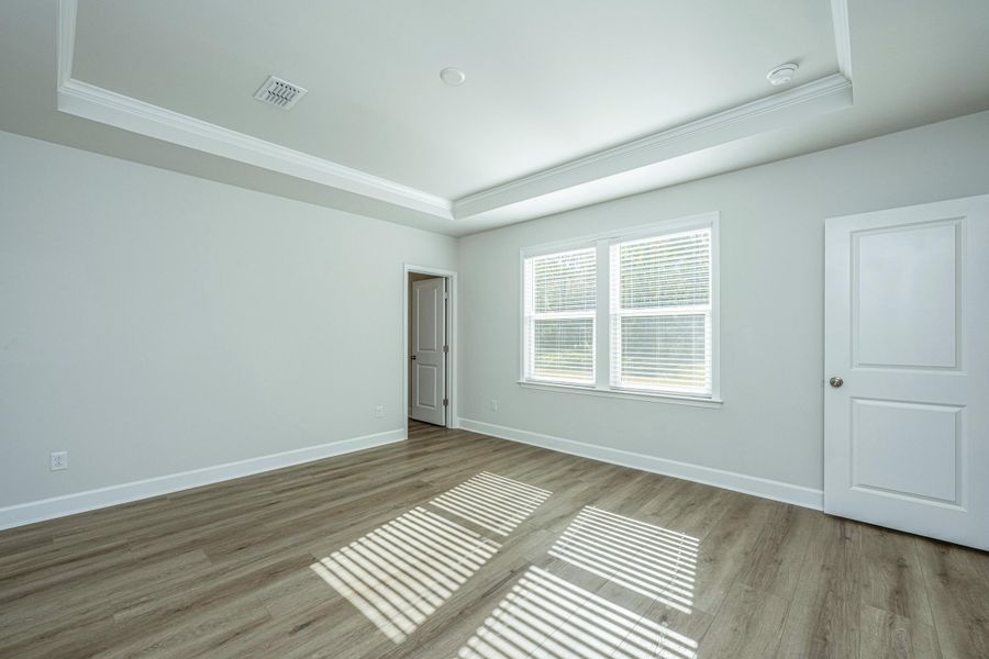 Spacious, unfurnished interior of a new home in Cedar Glen Preserve, Huger (Image 31).