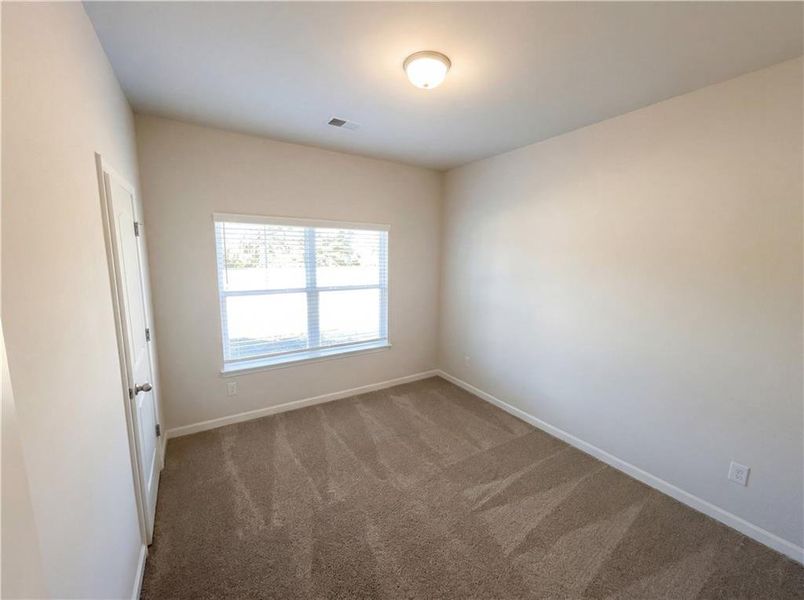 Spacious, unfurnished interior of a new home in , Grantville (Image 10).