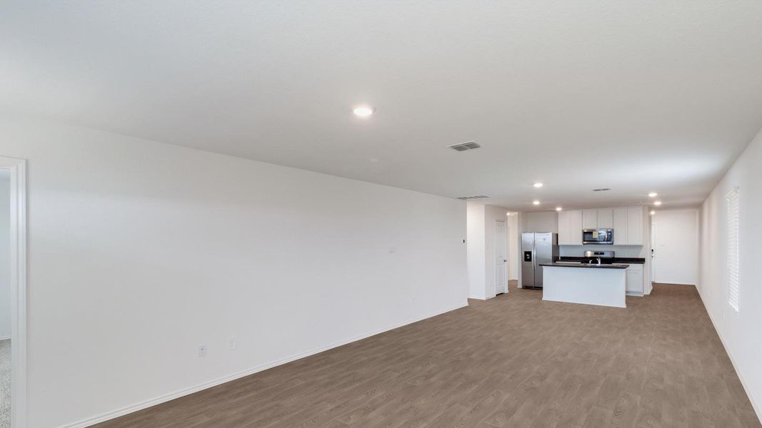 Spacious, unfurnished interior of a new home in Prairie Lakes, Buda (Image 7).