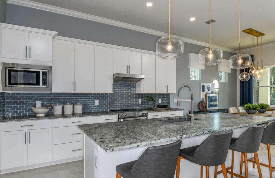 Open Kitchen with Island, perfect for buffet-style meals