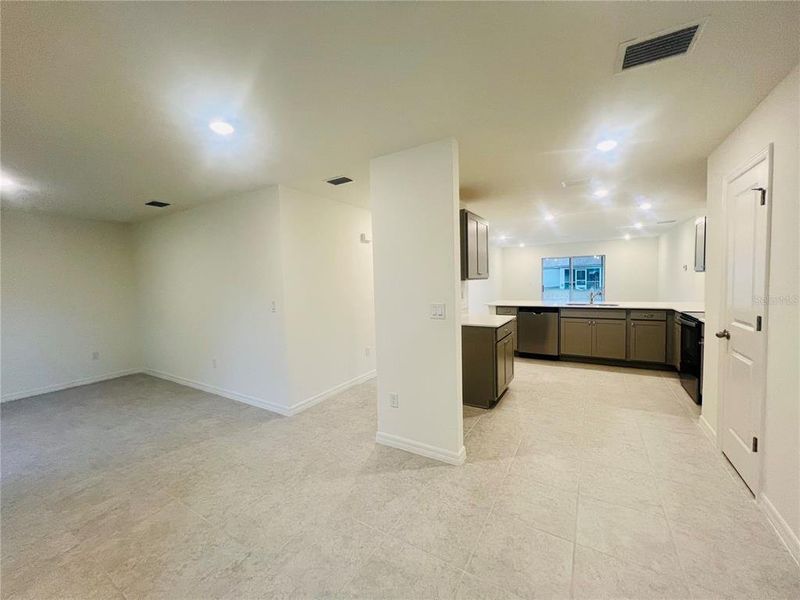 Spacious, unfurnished interior of a new home in Palm Coast, Palm Coast (Image 12).