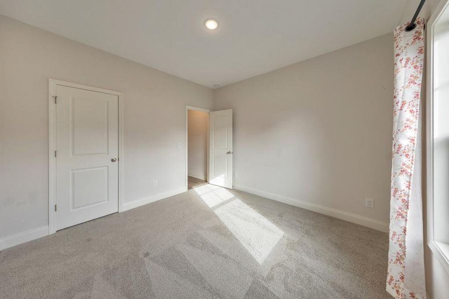 Spacious, unfurnished interior of a new home in , Dawsonville (Image 15).