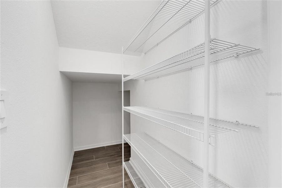 Spacious, unfurnished interior of a new home in , Winter Garden (Image 17).