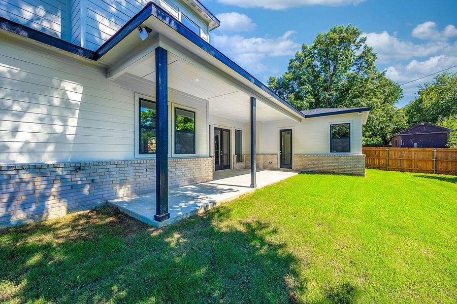 Front exterior of a new home in , Arlington, TX, highlighting curb appeal (Image 18). Front exterior of a new home in , Arlington, TX, highlighting curb appeal (Image 18).