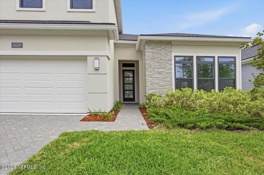 Exterior details and patio area of a home in , Jacksonville (Image 3).
