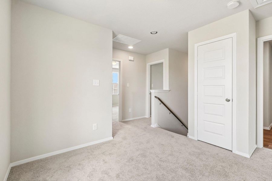 Spacious, unfurnished interior of a new home in Edgebrooke, Pflugerville (Image 20). Spacious, unfurnished interior of a new home in Edgebrooke, Pflugerville (Image 20).