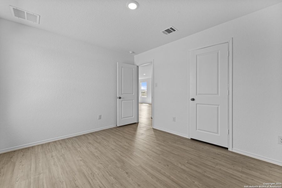 Spacious, unfurnished interior of a new home in , New Braunfels (Image 16).