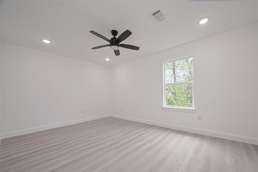 Spacious, unfurnished interior of a new home in , Houston (Image 26).