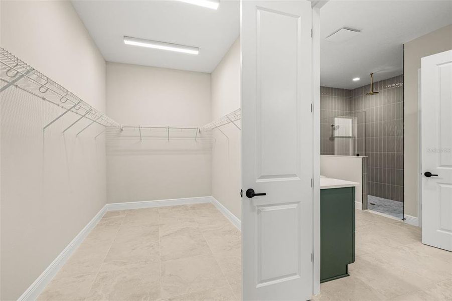 Spacious, unfurnished interior of a new home in , Zephyrhills (Image 21).