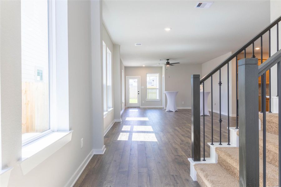 Spacious, unfurnished interior of a new home in La Segarra 40', Brookshire (Image 15).