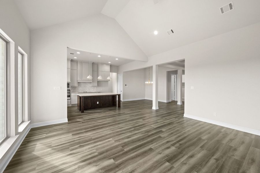 Spacious, unfurnished interior of a new home in Chapel Ridge, Waco (Image 19).