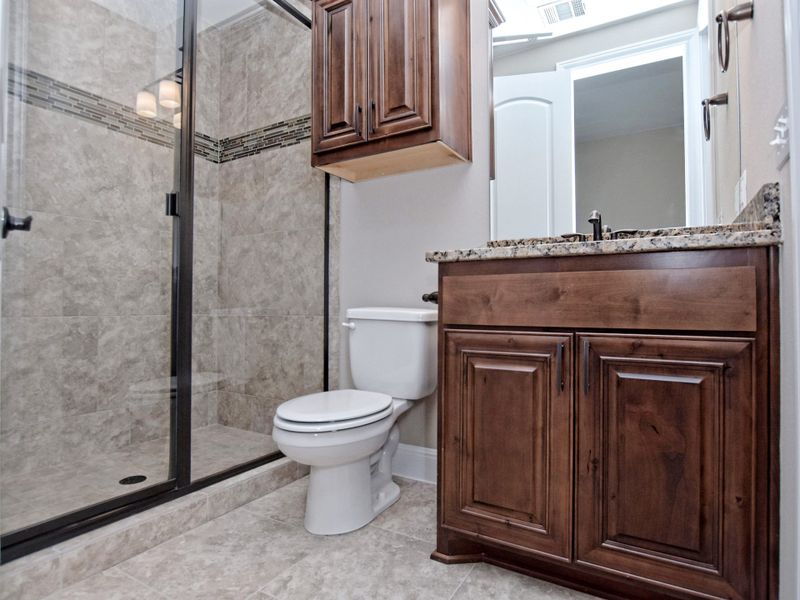 Representative furnished interior of a home built from the San Simeon II by Giddens Homes in Clearwater Ranch, Liberty Hill (Image 62).