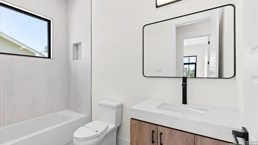 Furnished interior view inside a new home in , Blanco (Image 10).