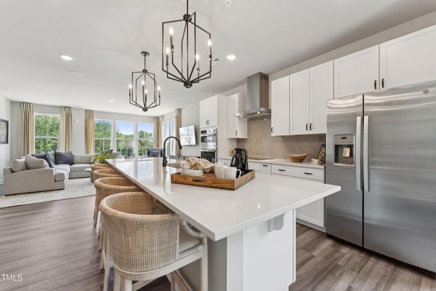 P_RAL_RRE_Julianne_Model_INT_KIT_3