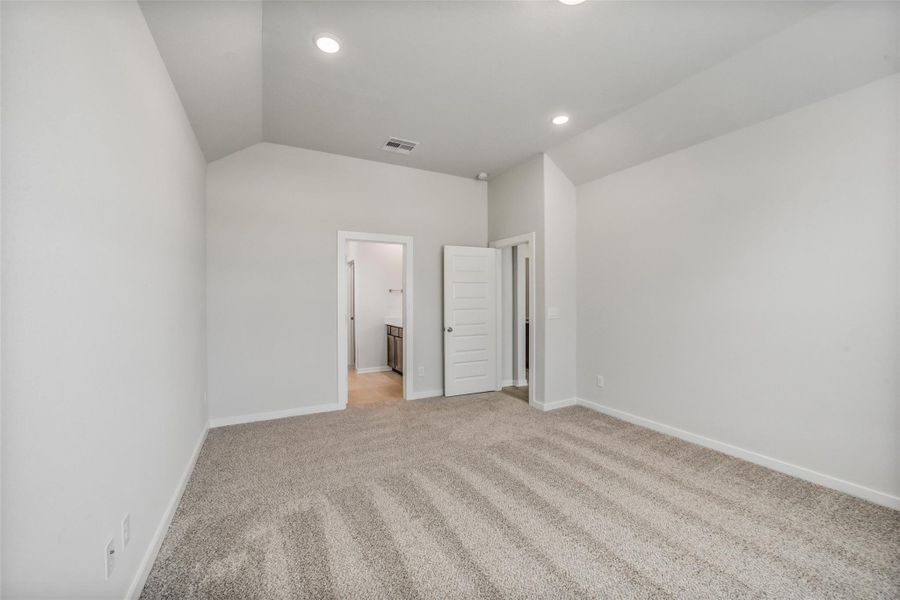 Spacious, unfurnished interior of a new home in Windmill Estates, Magnolia (Image 40).