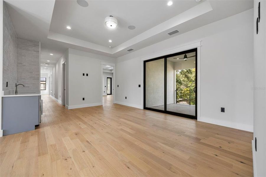 Spacious, unfurnished interior of a new home in , Tampa (Image 70).