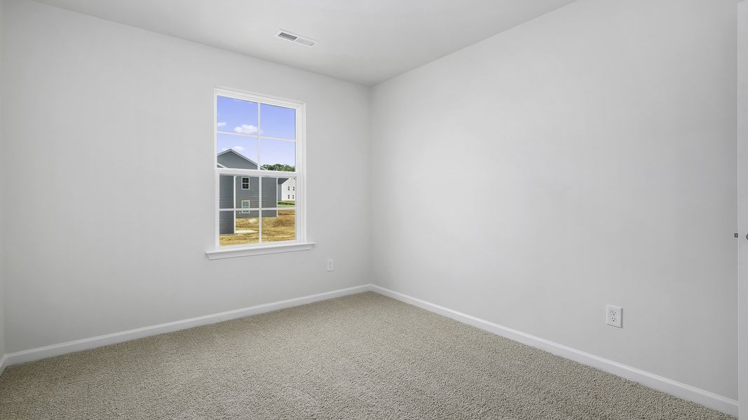 Spacious, unfurnished interior of a new home in Willow Mill, Thomasville (Image 11).