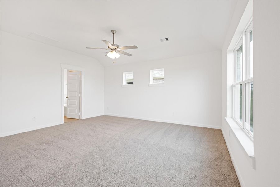 Spacious, unfurnished interior of a new home in Sunterra, Katy (Image 27). Spacious, unfurnished interior of a new home in Sunterra, Katy (Image 27).