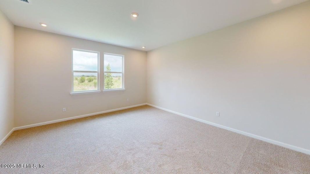 Spacious, unfurnished interior of a new home in Lakes at Bella Lago, Green Cove Springs (Image 14).