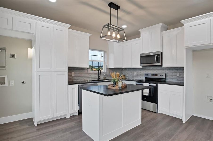 Furnished interior view inside a new home in , Itasca (Image 4). Furnished interior view inside a new home in , Itasca (Image 4).