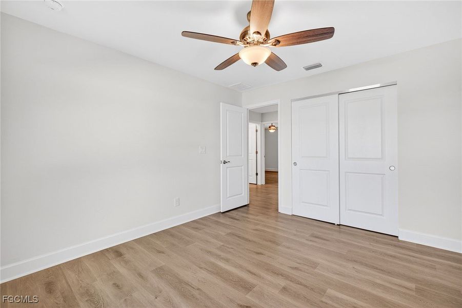 Spacious, unfurnished interior of a new home in Cape Coral, Cape Coral (Image 34).